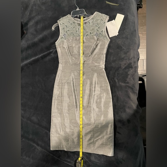 NWT, Mica, evening / cocktail dress.  100% silk, fully lined.  Size 4. - Picture 10 of 14